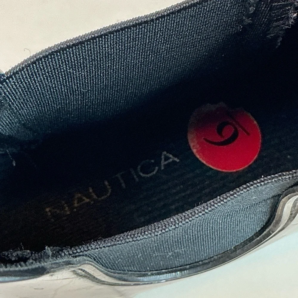 Nautica glossy black